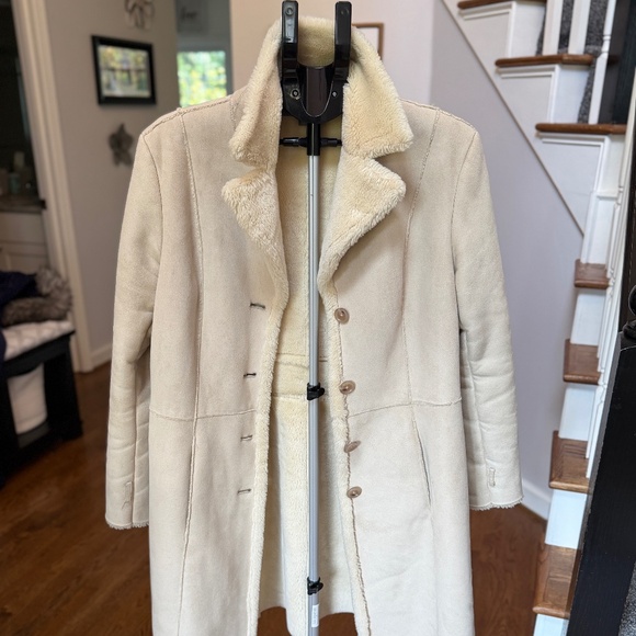 Soft Stunning Shearling Coat - Picture 1 of 5